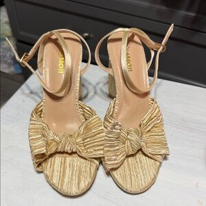 Amoji bow gold satin material high block heel sandals shoes size 39.5 or 8.5 / 9